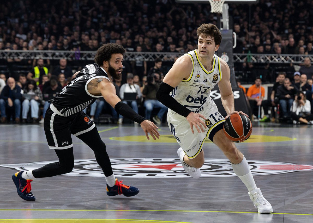 Fenerbahçe Beko, EuroLeague'de eski hocası Zeljko Obradovic'in takımı Partizan'ı deplasmanda devirdi