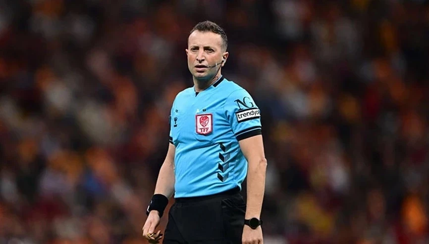 Süper Lig’in 14’üncü haftasında oynanacak dev derbiyi Merkez Hakem Kurulu Yasin Kol’un yöneteceğini açıkladı.