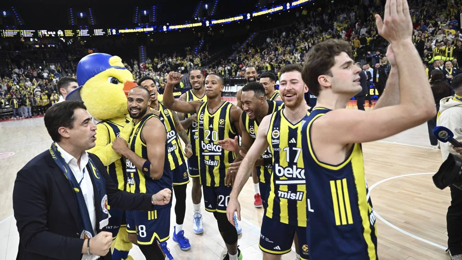 Esenler Erokspor'u deplasmanda yenen Fenerbahçe Beko, Türkiye Sigorta Basketbol Süper Ligi'nde üst üste yedinci galibiyetini aldı