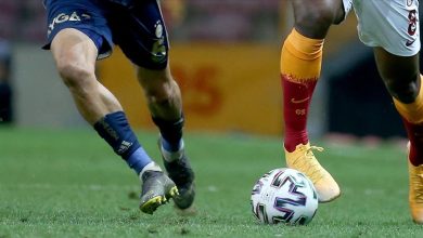 Süper Lig lideri Galatasaray ile en yakın takipçisi Fenerbahçe, yarın Kadıköy’de sezonun en kritik derbilerinden birine çıkacak.