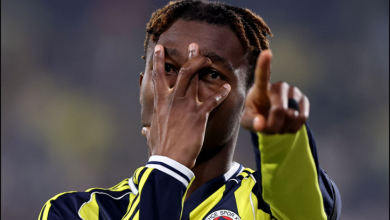 Trendyol Süper Lig’de Kayserispor’u 4-2 mağlup eden Fenerbahçe hem ligde yenilmezliğini sürdürdü hem de Galatasaray ile farkı bire indirdi