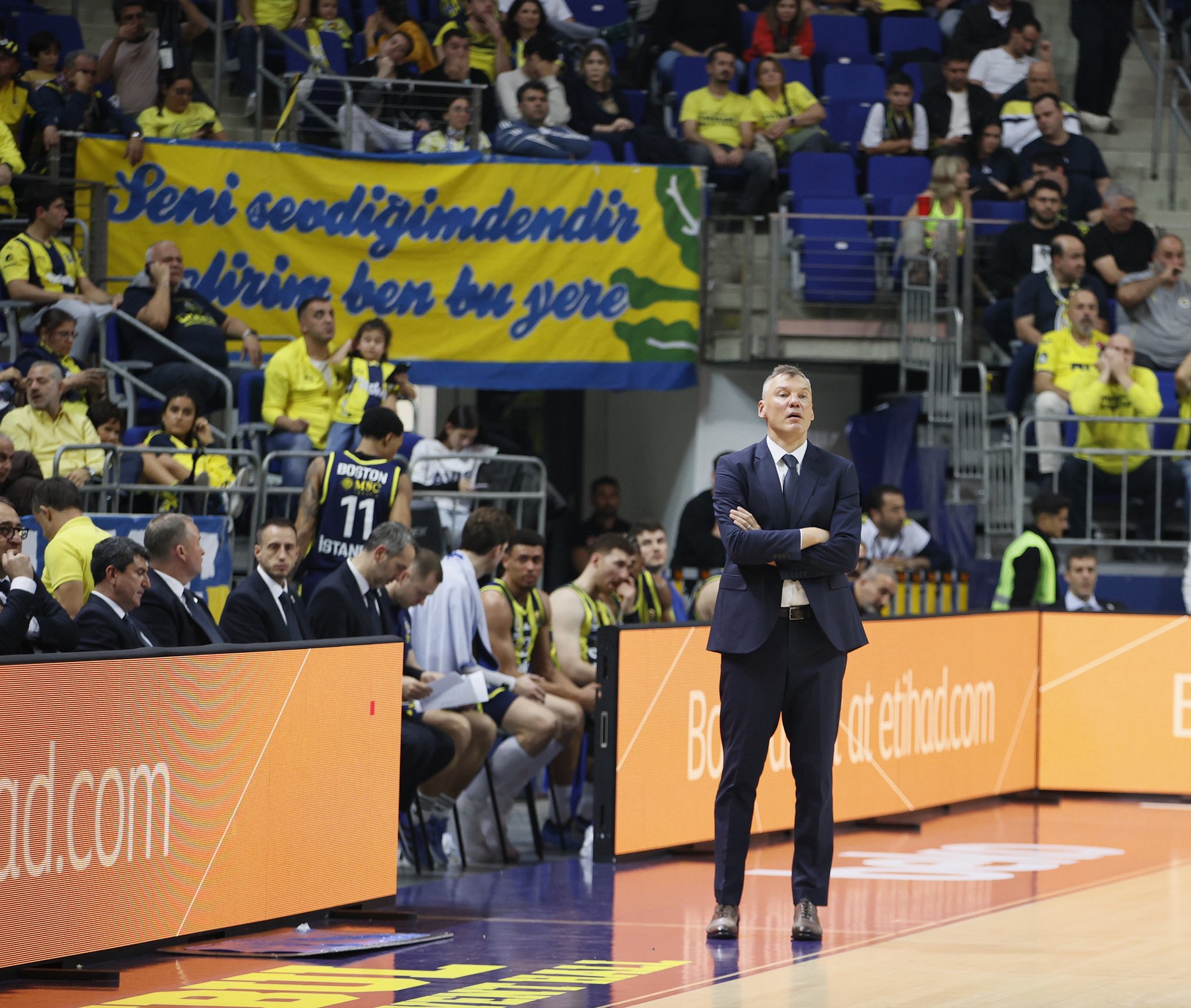 Fenerbahçe Beko, ilk 6 maçını kaybeden ONVO Büyükçekmece’yi son anlarda bulduğu 3’lüklerle 91-87 mağlup etti