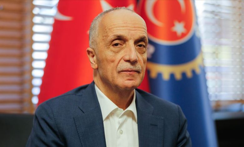 TÜRK-İŞ Genel Başkanı Ergün Atalay, yönetmelik değişikliği yapılmadığı sürece Asgari Ücret Tespit Komisyonu toplantılarına katılmayacaklarını açıkladı.