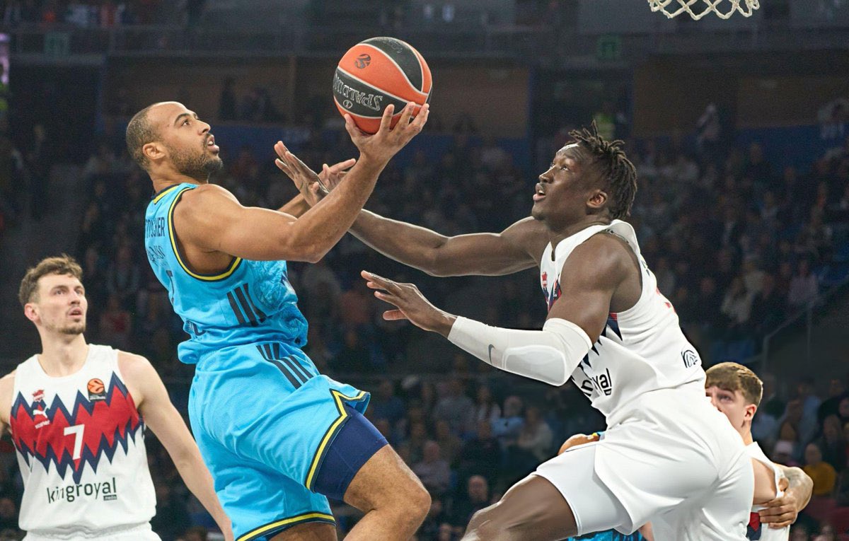 Fenerbahçe Beko, EuroLeague'de İspanyol temsilcisi Baskonia'ya deplasmanda kazanarak derbi öncesi moral buldu