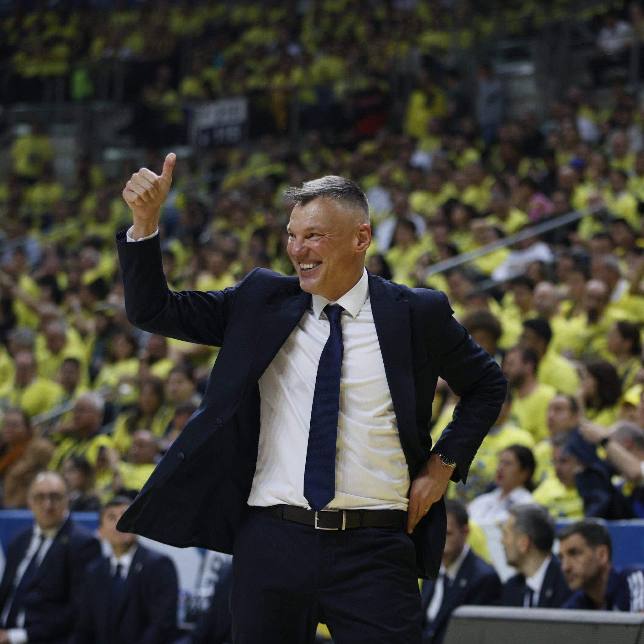 Türkiye Sigorta Basketbol Süper Ligi’nde Fenerbahçe Beko deplasmanda farklı yendiği Beşiktaş Gain’in 13 maçlık galibiyet serisine son verdi