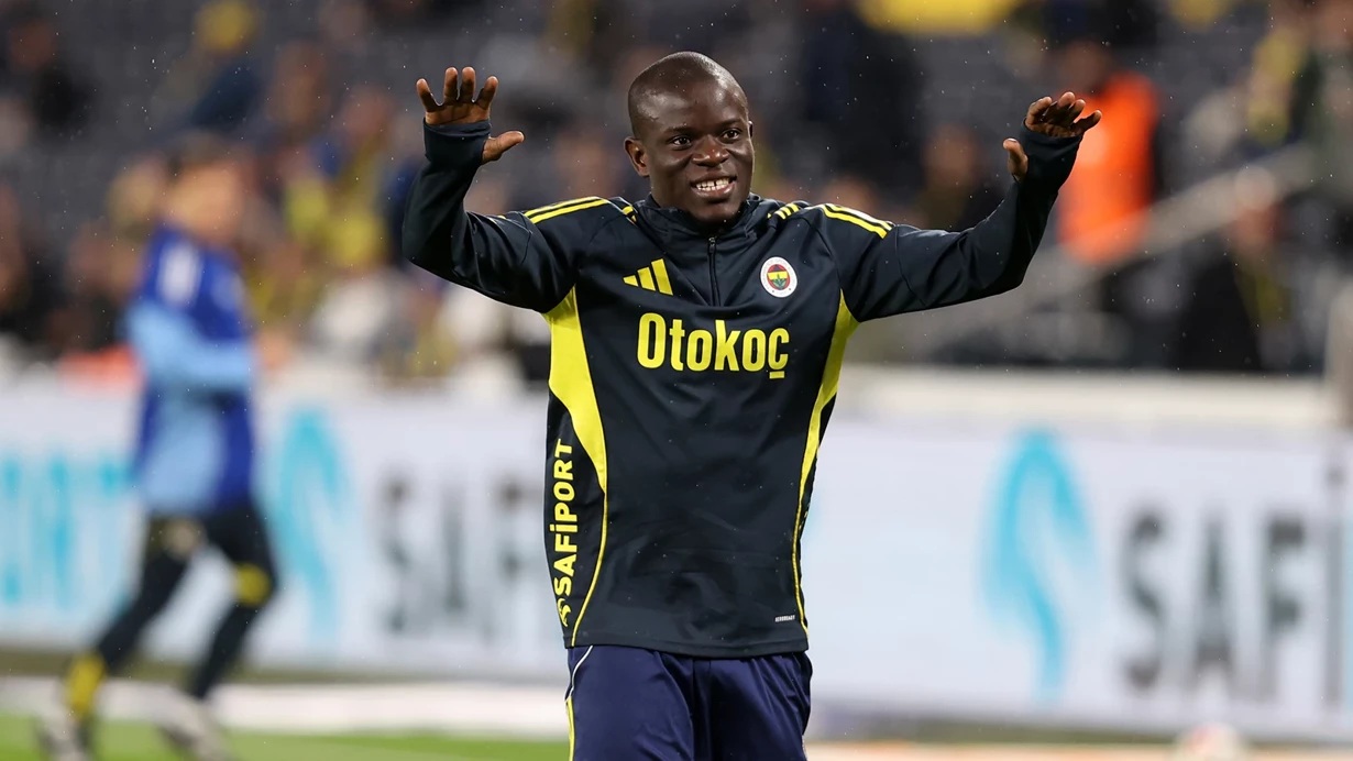 Fenerbahçe’nin N’Golo Kante transferinin ardından Cumhurbaşkanı Recep Tayyip Erdoğan ile görüşen şarkıcı Sinan Akçıl’ın sosyal medya paylaşımı gündem oldu.