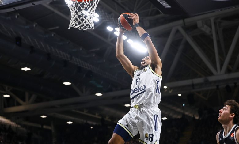 EuroLeague'in 27. haftasında Fenerbahçe Beko, 16 sayı geriye düştüğü maçta Paris Basketbol’u 92-90 mağlup etti