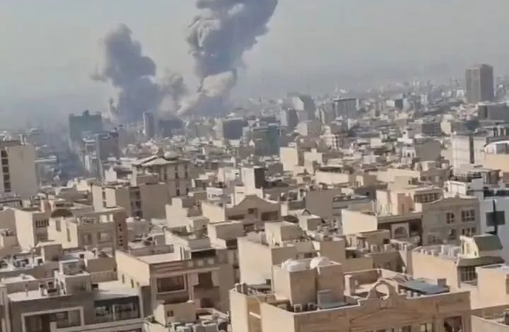 İsrail, İran’a yönelik hava saldırısı başlattığını açıklarken, ABD’li bir yetkili Washington’ın da operasyona katıldığını doğruladı