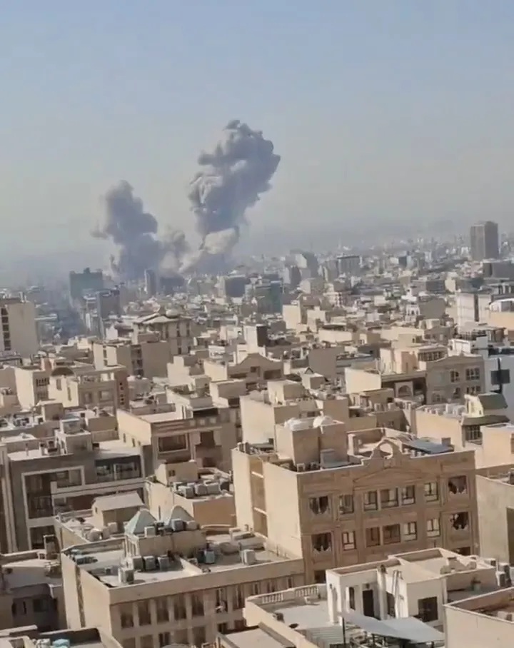 İsrail, İran’a yönelik hava saldırısı başlattığını açıklarken, ABD’li bir yetkili Washington’ın da operasyona katıldığını doğruladı