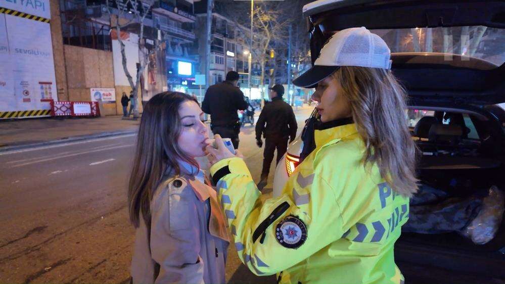 Kadıköy’de kamu düzeninin sağlanması, huzur ve sükûnun korunması ile trafik güvenliğinin artırılması amacıyla kapsamlı denetim gerçekleştirildi.