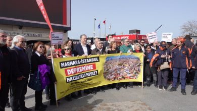 Kadıköy’de bir araya gelen meslek örgütleri ve sendikalar, Marmara depremine hazırlık sürecindeki eksikliklere dikkat çekti.