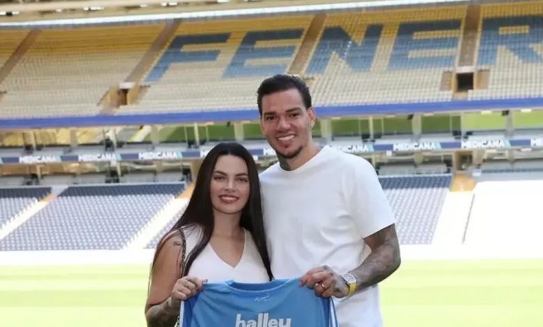 Fenerbahçe’nin kalecisi Ederson’un eşi Lais Moraes, sosyal medyada kendisine gönderilen hakaret ve tehdit mesajlarını ifşa etti.