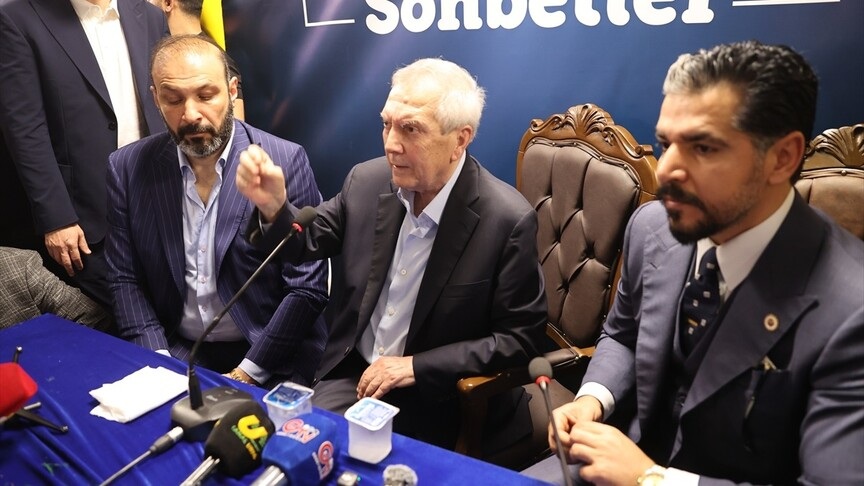 Fenerbahçe Kulübü Başkan Adayı Aziz Yıldırım, olağanüstü genel kurul öncesi Şanlıurfa’da taraftarlarla buluştu.