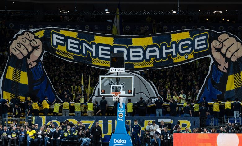 Türkiye Sigorta Basketbol Süper Ligi’nde Fenerbahçe Beko, Bahçeşehir Koleji’ni deplasmanda yenerek normal sezonu lider tamamladı