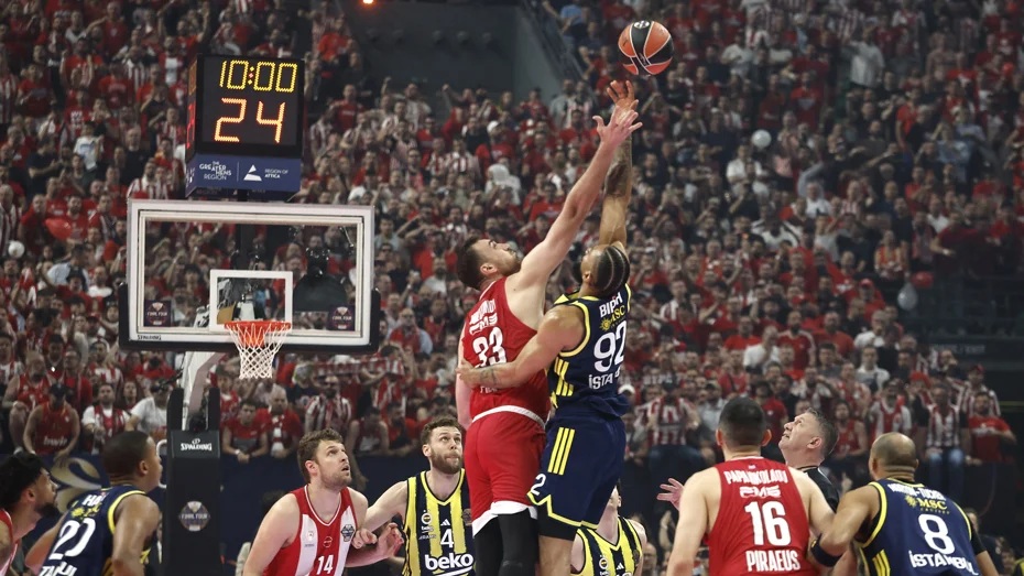 Fenerbahçe Beko, EuroLeague Final Four’da Olympiakos maçı öncesi yaşanan biletleme sorunlarına tepki gösterdi.