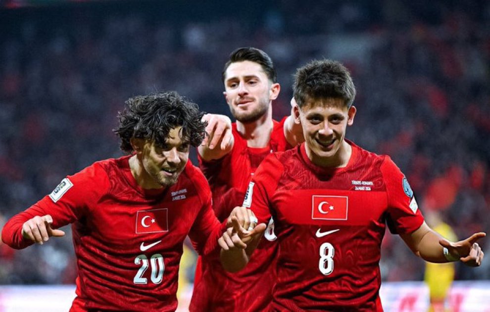 Ferdi Kadıoğlu, 2024'te 35 milyon Euro bonservis bedeliyle transfer olduğu Brighton'dan Fenerbahçe'ye yeşil ışık yaktı