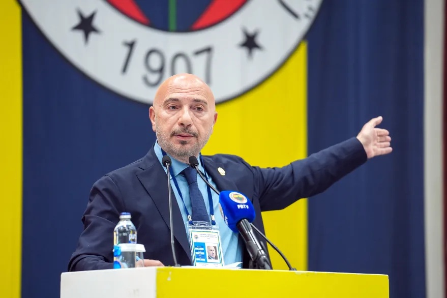 Hakan Bilal Kutlualp, Hakan Safi cephesine ilişkin gündeme gelen yönetim kurulu üyeliği teklifi iddiasına sosyal medya hesabından yanıt verdi.