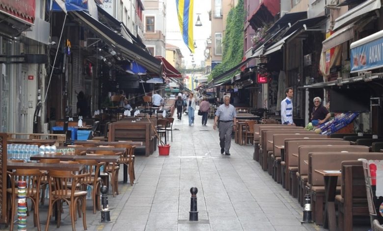 İstanbul Kadıköy’de bazı eğlence mekanları yasaklı madde operasyonu kapsamında mühürlendi.