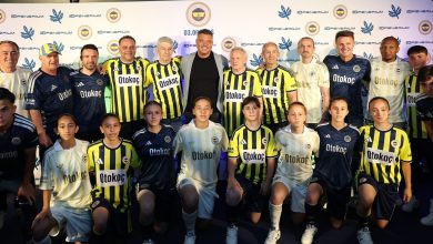 Fenerbahçe’de 2026-2027 sezonu formaları, kulübün 120 yıllık tarihine vurgu yapan özel bir organizasyonla taraftarların beğenisine sunuldu.