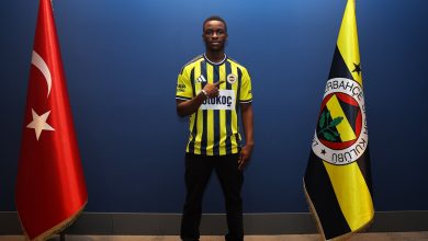 Fenerbahçe, 18 yaşındaki Senegalli futbolcu Amara Diouf’u kadrosuna kattığını açıkladı. Sarı-lacivertli kulüp, genç oyuncuyla 5 yıllık sözleşme imzaladı.
