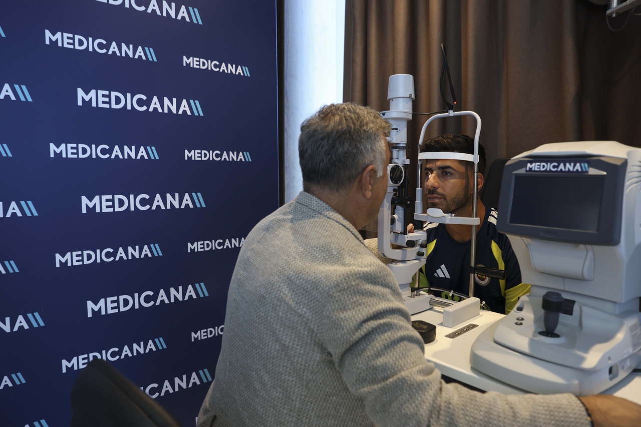 Fenerbahçe’de futbolcuların yeni sezon öncesi rutin sağlık kontrolleri devam ediyor. Sarı-lacivertli oyunculara kapsamlı tetkikler uygulandı.
