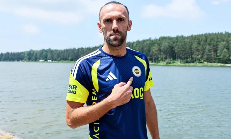 Fenerbahçe’nin Topuk Yaylası’ndaki antrenmanında sakatlanan Vedat Muriqi’nin sağ alt adalesinde kısmi yırtık tespit edildi.