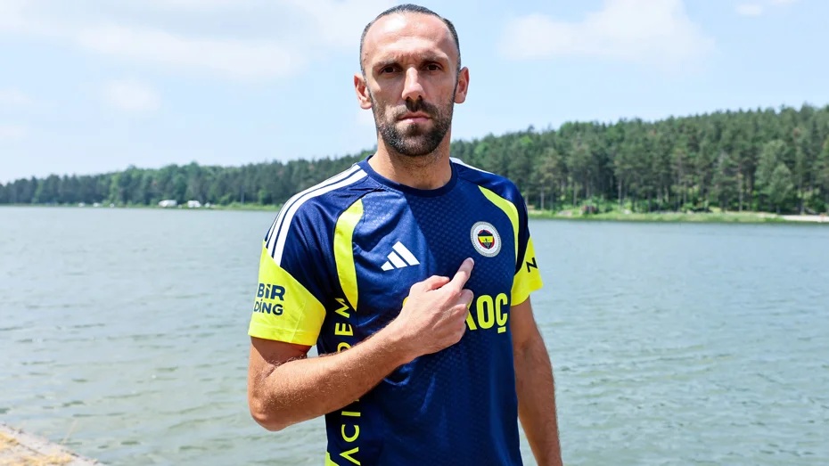 Fenerbahçe’nin Topuk Yaylası’ndaki antrenmanında sakatlanan Vedat Muriqi’nin sağ alt adalesinde kısmi yırtık tespit edildi.