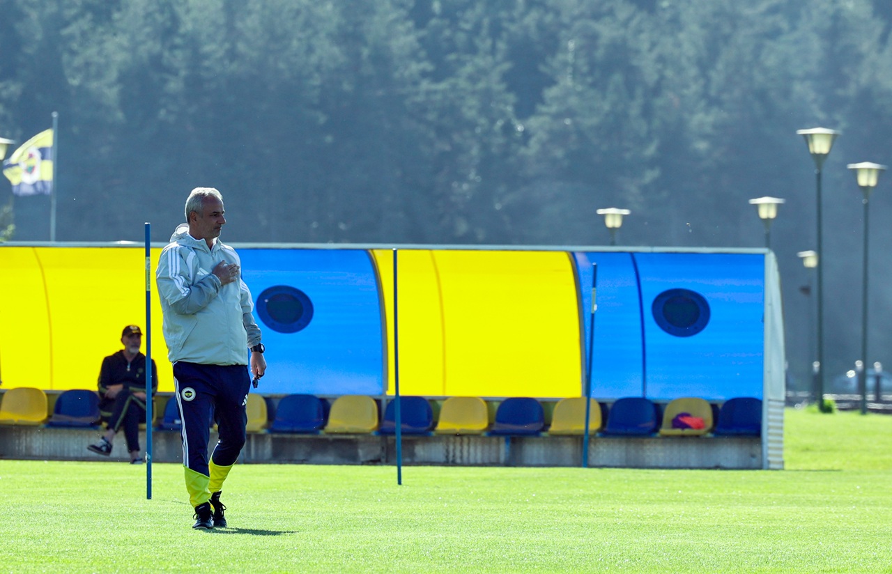 Fenerbahçe Teknik Direktörü İsmail Kartal, Topuk Yaylası kampında yeni sezon hedeflerini anlattı.