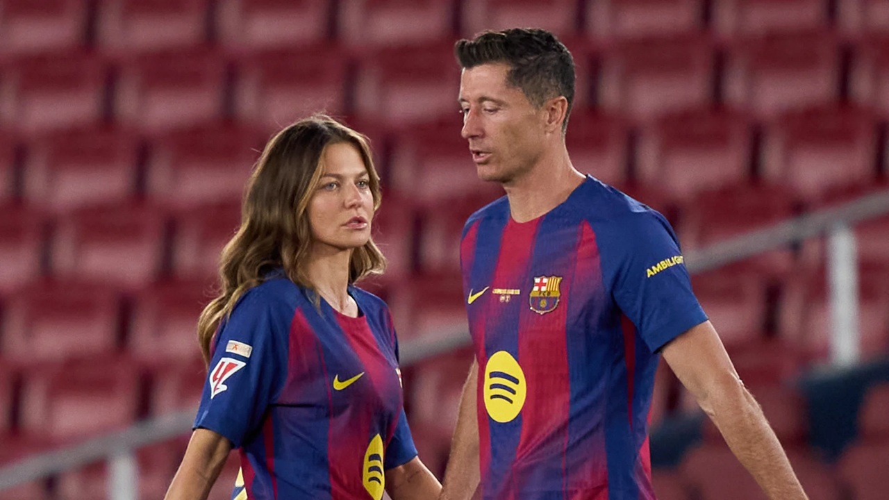 Avrupa futbolunun en önemli golcülerinden Robert Lewandowski için Türkiye ihtimali yeniden gündemin üst sıralarına çıktı.