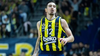 Fenerbahçe Erkek Basketbol Takımı’nın Fransız oyuncusu Nando De Colo, profesyonel basketbol kariyerini noktaladı.