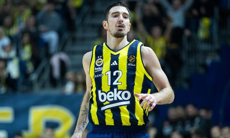 Fenerbahçe Erkek Basketbol Takımı’nın Fransız oyuncusu Nando De Colo, profesyonel basketbol kariyerini noktaladı.