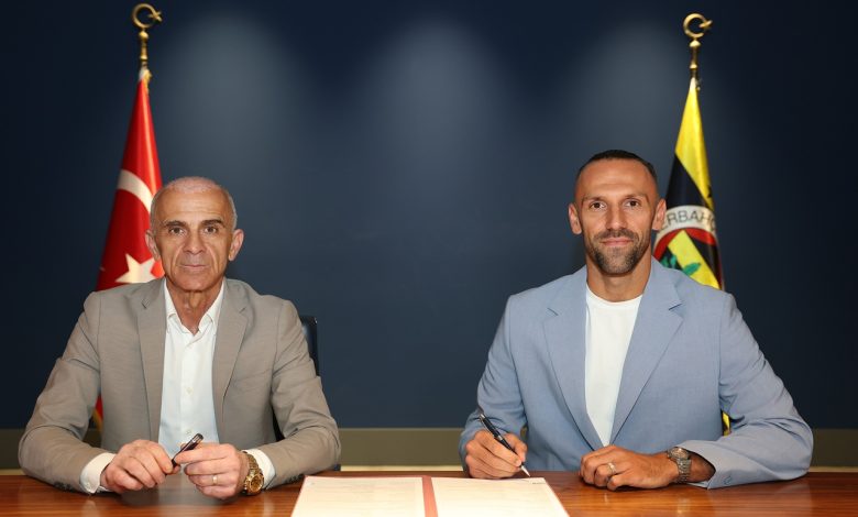 Fenerbahçe, , La Liga’dan düşen Mallorca’da forma giyen eski golcüsü Vedat Muriqi’yi yeniden kadrosuna kattı.