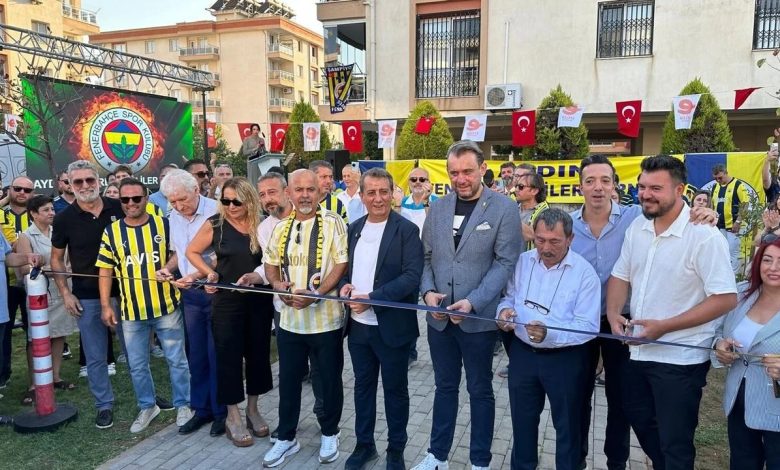 Efeler Belediyesi tarafından Zeybek Mahallesi’ne kazandırılan Fenerbahçeliler Parkı törenle hizmete girdi.