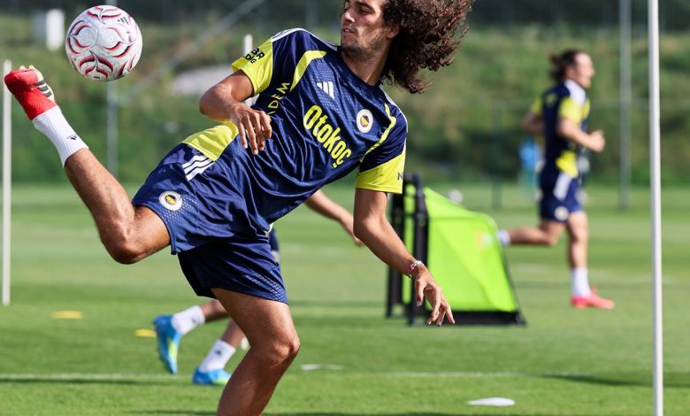 Fenerbahçe, Avusturya kampındaki ilk hazırlık maçında Admira Wacker ile karşılaşacak.