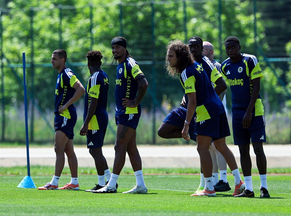 Fenerbahçe, yeni sezon hazırlıklarının ikinci etap kampı için bugün Avusturya’ya gidecek