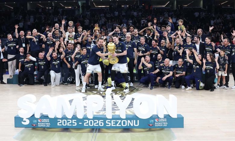 Fenerbahçe, erkek basketbol takımında 8 yıldır isim ve ana sponsor olarak yer alan Beko ile iş birliğinin sona erdiğini açıkladı.