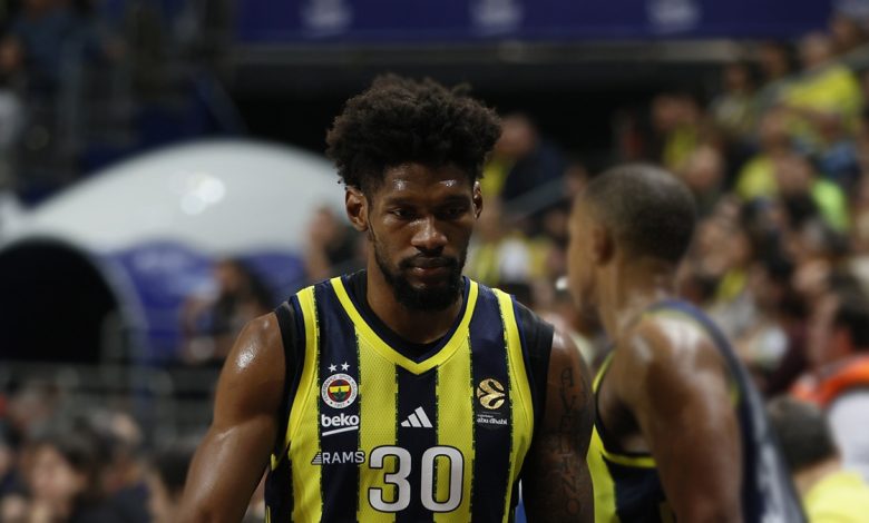 Fenerbahçe Erkek Basketbol Takımı, ocak ayında kadroya katılan Gabonlu pivot Chris Silva’nın sözleşmesinin 1+1 yıllığına uzatıldığını açıkladı.