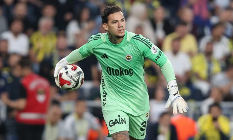 Fenerbahçe’de Brezilyalı kaleci Ederson’un geleceği için yönetimle yapılacak görüşme bekleniyor.