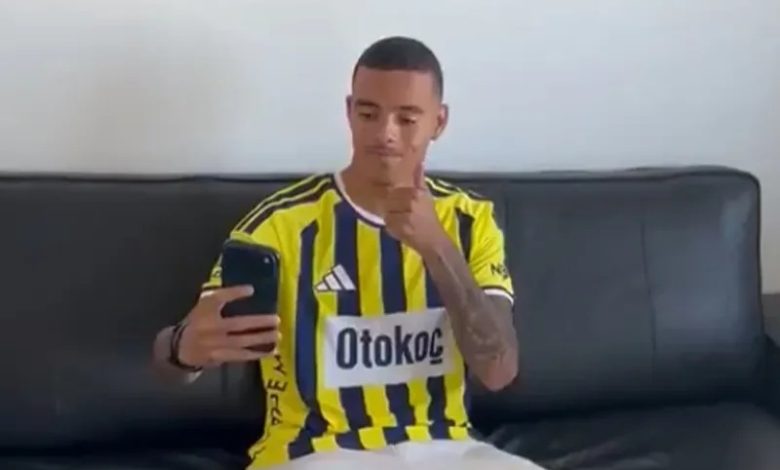 Fenerbahçe’nin Marsilya’dan transfer ettiği Mason Greenwood’un İstanbul’a gelmesi bekleniyor.
