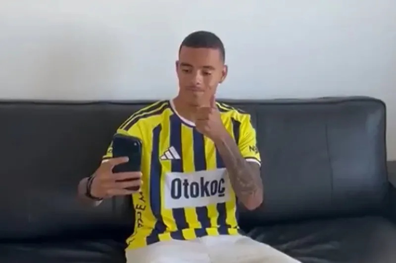 Fenerbahçe’nin Marsilya’dan transfer ettiği Mason Greenwood’un İstanbul’a gelmesi bekleniyor.