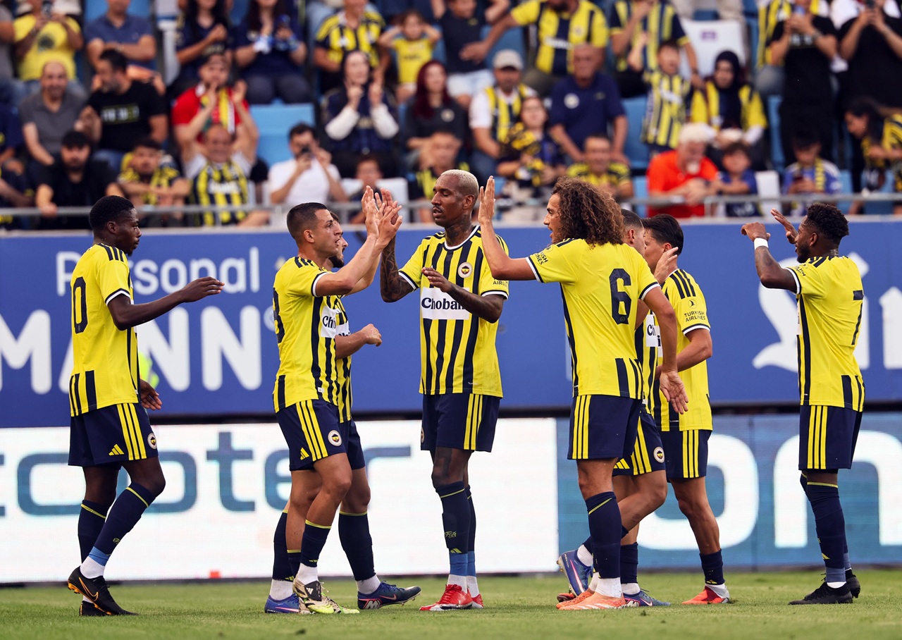 Fenerbahçe, Avusturya kampındaki ikinci hazırlık maçında Polonya ekibi Pogon Szczecin’i 4-0 mağlup etti.