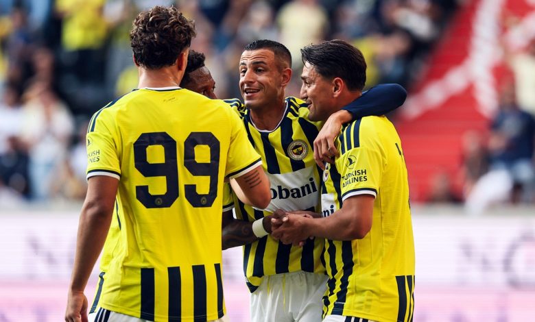 Yeni sezon çalışmalarını Avusturya’da sürdüren Fenerbahçe, ilk hazırlık maçında Admira Wacker’ı 5-0 mağlup etti.