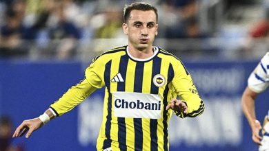 Milli futbolcu Kerem Aktürkoğlu ile eşi Ceren Aktürkoğlu’nun kız çocukları dünyaya geldi. Sarı-lacivertli kulüp, aileye yönelik tebrik mesajı yayımladı.