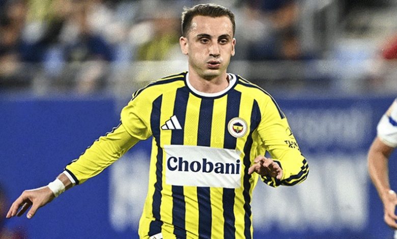 Milli futbolcu Kerem Aktürkoğlu ile eşi Ceren Aktürkoğlu’nun kız çocukları dünyaya geldi. Sarı-lacivertli kulüp, aileye yönelik tebrik mesajı yayımladı.