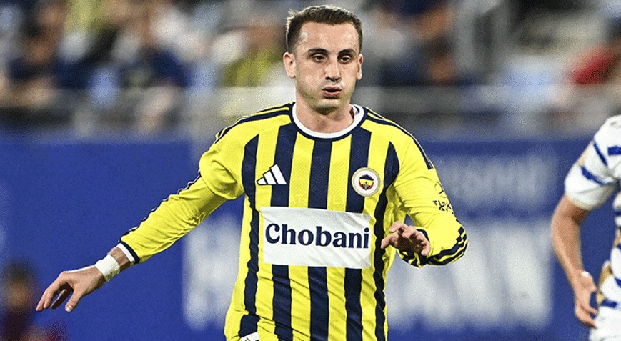 Milli futbolcu Kerem Aktürkoğlu ile eşi Ceren Aktürkoğlu’nun kız çocukları dünyaya geldi. Sarı-lacivertli kulüp, aileye yönelik tebrik mesajı yayımladı.
