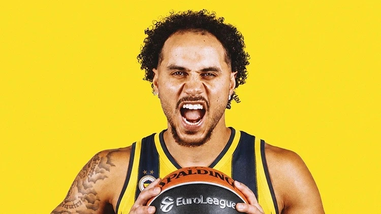 Fenerbahçe, Anadolu Efes’te uzun yıllar forma giyen Shane Larkin ile 2 yıllık anlaşmaya varıldığını duyurdu.