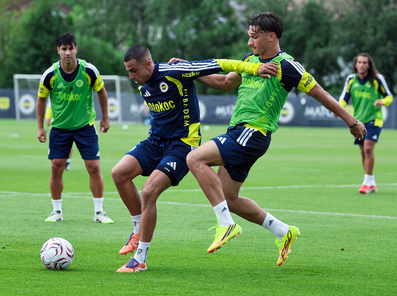 Fenerbahçe, yeni sezon hazırlıkları kapsamında Avusturya’nın Windischgarsten bölgesindeki kampında günün ikinci antrenmanını yaptı.