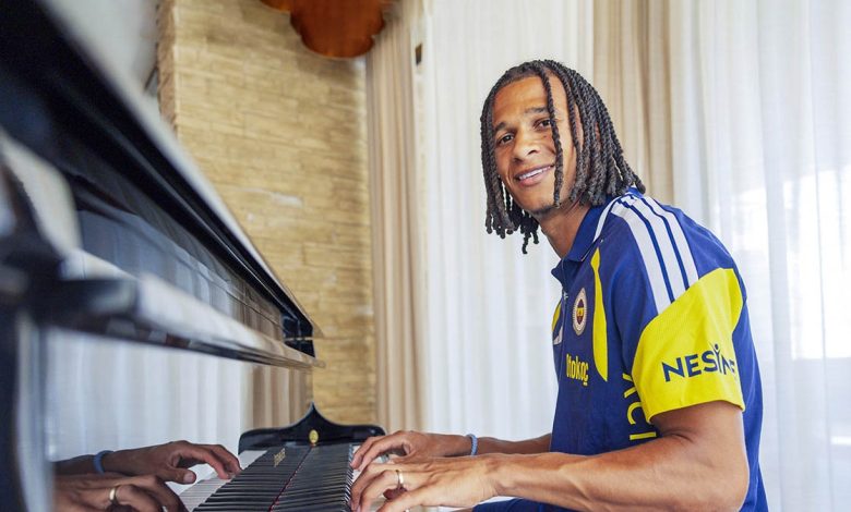 Fenerbahçeli Nathan Ake hedefi açıkladı 1 Fenerbahçe’nin yeni transferi Nathan Ake, sarı-lacivertli takımın yeni sezondaki ilk hedefinin Şampiyonlar Ligi bileti almak olduğunu söyledi.