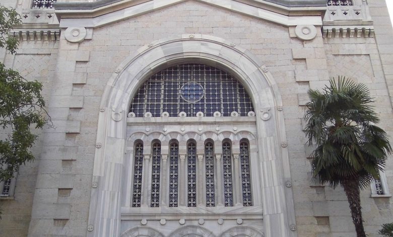 Kadıköy'deki Ayia Triada Rum Ortodoks Kilisesi'nin ön cephesi