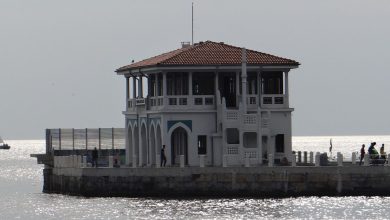 Tarihi Moda İskelesi ve Marmara Denizi